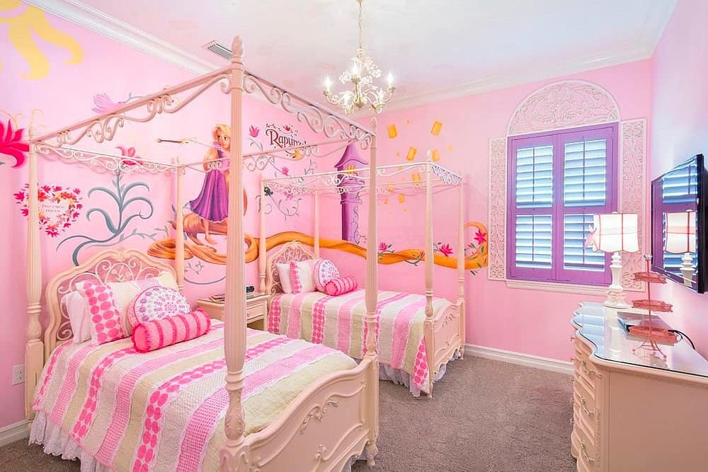 Phòng ngủ thiết kế theo phong cách dễ thương, mộng mơ tạo sự thích thú và vui vẻ cho bé
