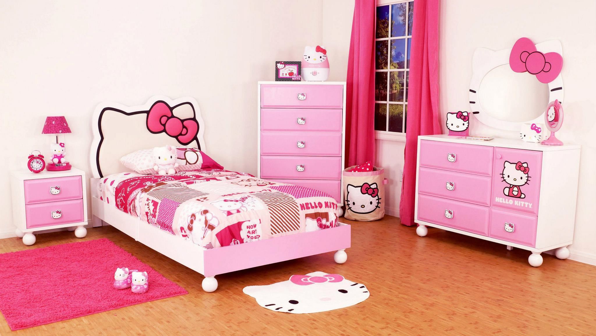 Mẫu phòng ngủ màu hồng Hello Kitty