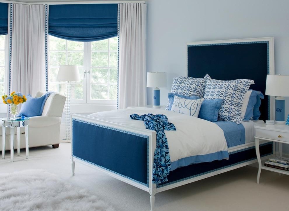 Phòng ngủ màu xanh dương được thiết kế với không gian mở thoáng mát